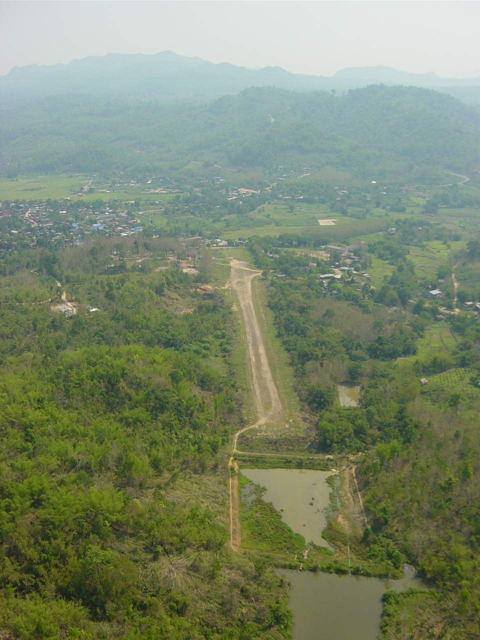 Umphang Runway 20 - for TAKEOFF (away from the mountain)