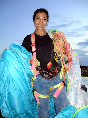 Lady Paramotor Student